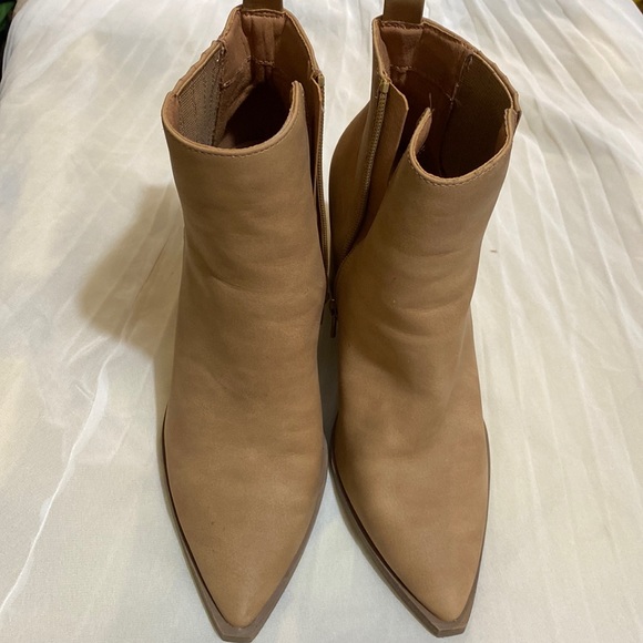 Universal Threads Short Booties - Picture 1 of 5